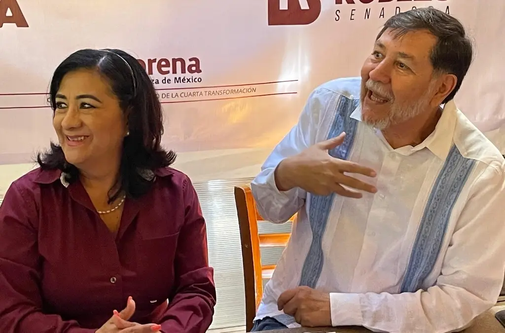Imagen Abuchean a Noroña durante conferencia en Querétaro (+Video)