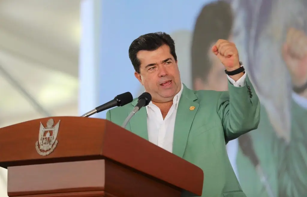 Imagen Diputado Pedro Haces celebra cumpleaños con fiesta en Madrid con morenistas