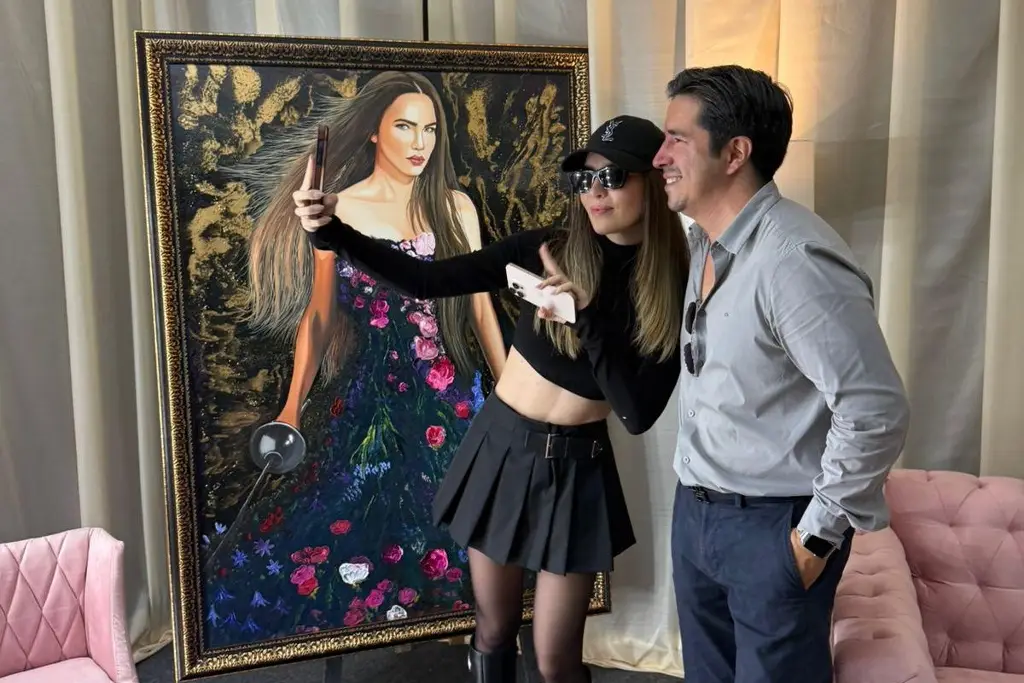 Imagen Artista plástico Jaime Fernández obsequia a Belinda impresionante lienzo al óleo 