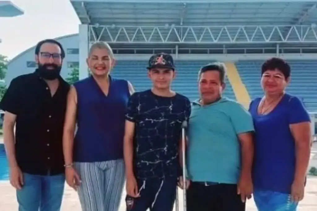 Imagen A 6 meses del accidente en la Veracruz-Cardel, así se recupera Brandon tras amputación de pierna