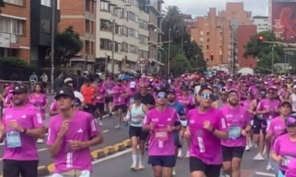 Imagen Muere atleta tras desvanecerse a metros de la meta en Medio Maratón de Bogotá