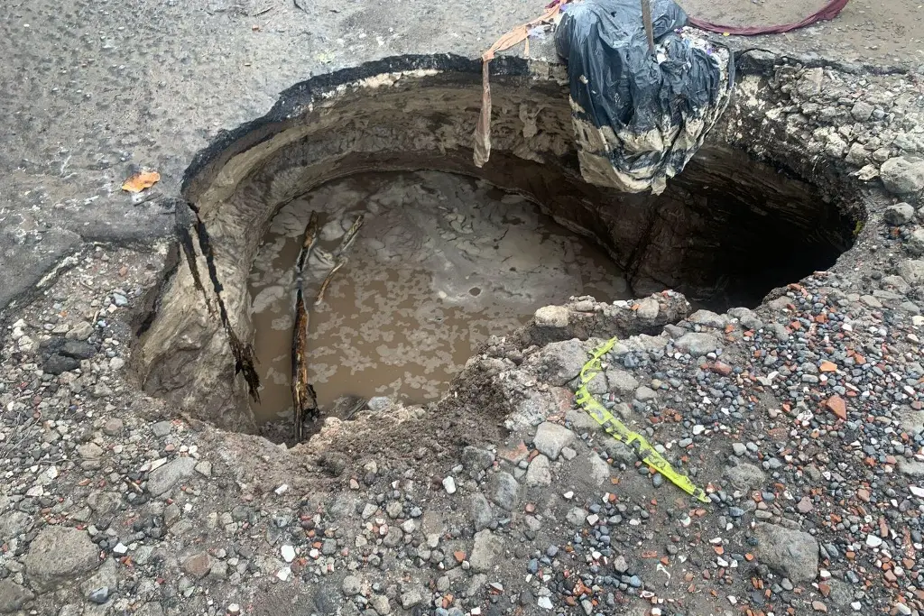 Imagen Veracruz: Enorme socavón en Tarimoya