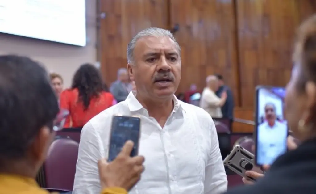 Imagen Diputado impulsa regularización de predios escolares
