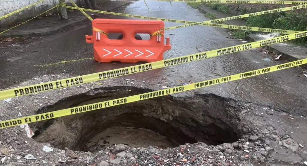Imagen Socavón provoca accidentes en el Ejido Tarimoya de Veracruz 