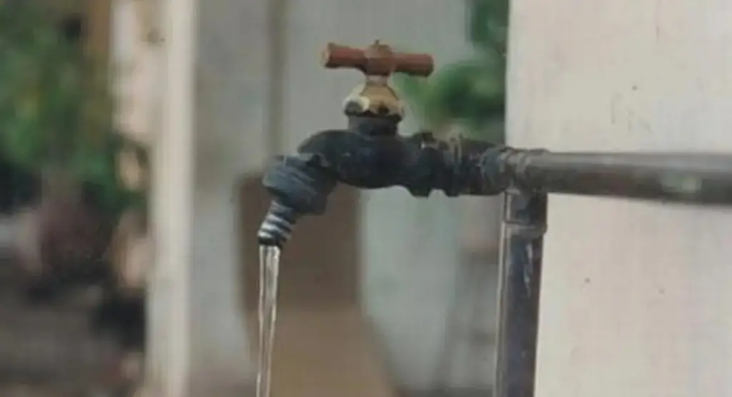 Imagen Junte sus cubetas, colonias de Veracruz sufrirán falta de agua varias horas