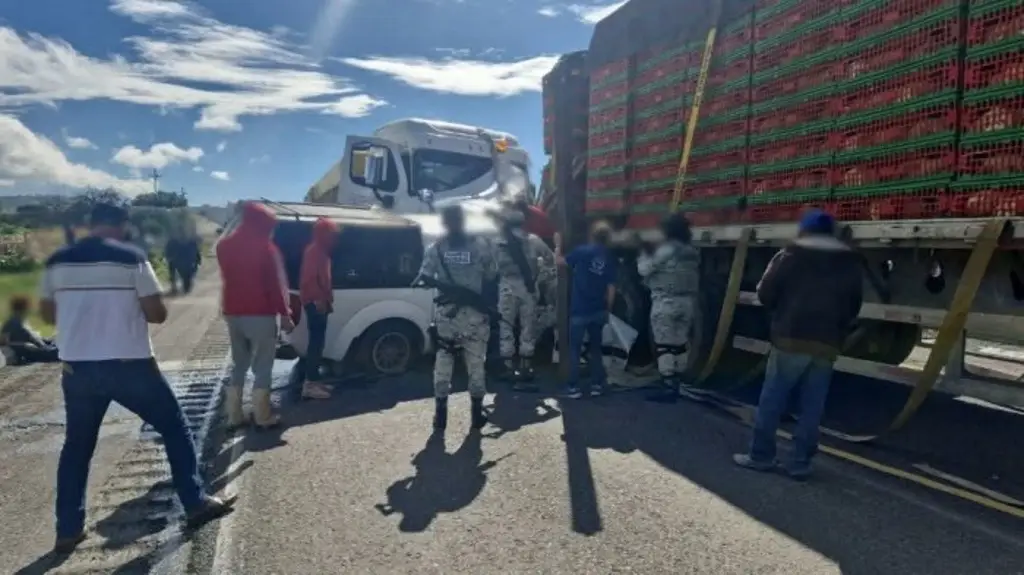 Imagen Se registra accidente múltiple en autopista de Veracruz; hay 3 lesionados 