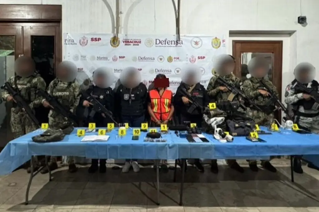 Imagen Cae mujer con drogas, armas y equipo táctico en Córdoba 