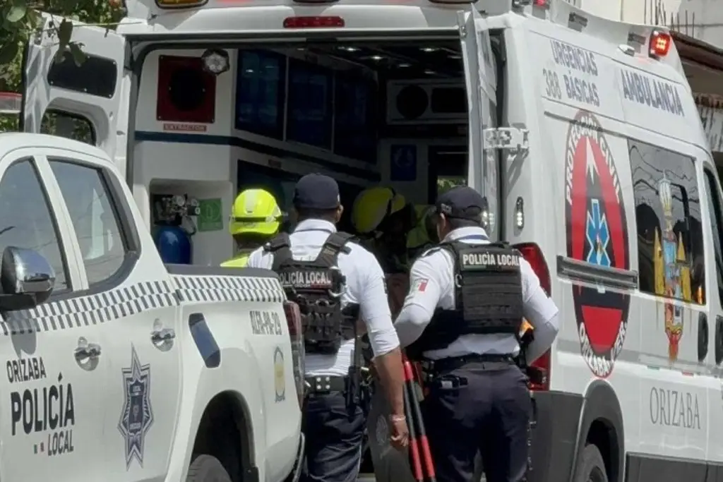 Imagen Trabajador sufre descarga eléctrica y cae de más de 4 metros en Orizaba