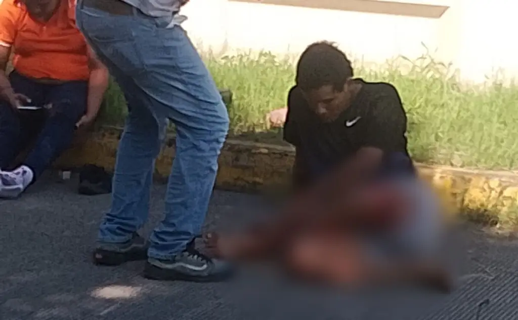 Imagen Pareja resulta con lesiones graves tras accidente en moto en Veracruz