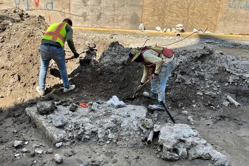 Imagen Se secó el agua y dejó al descubierto los cimientos de la Puerta de la Merced en Veracruz