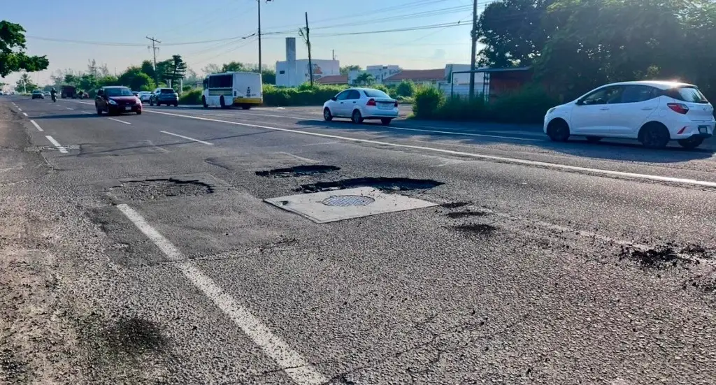 Imagen Reportan carretera Medellín-Boca del Río en muy mal estado