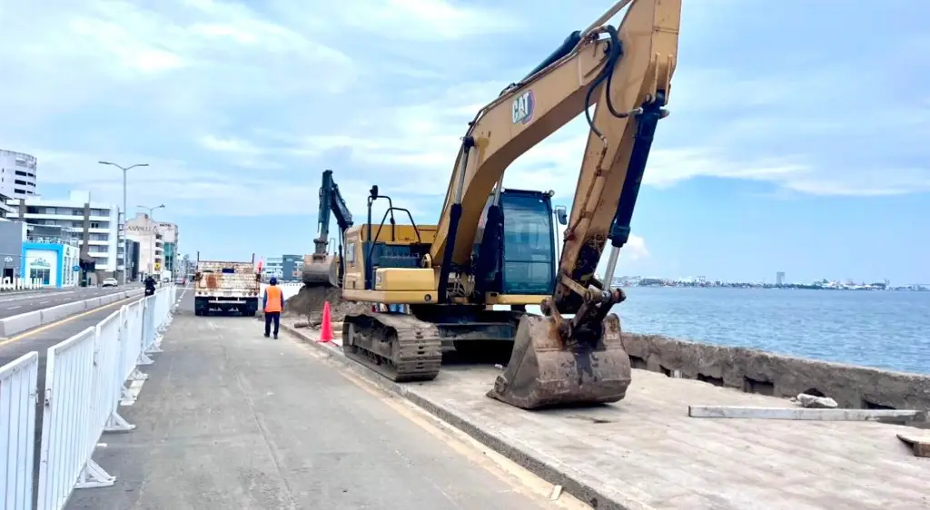 Imagen Así va la reparación del socavón en el bulevar Ávila Camacho de Boca del Río 