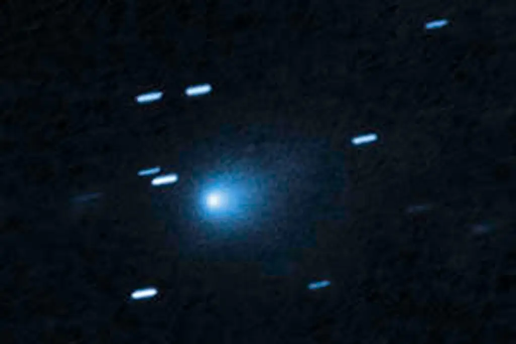 Imagen Telescopio Hubble capta al cometa interestelar 3I/Atlas