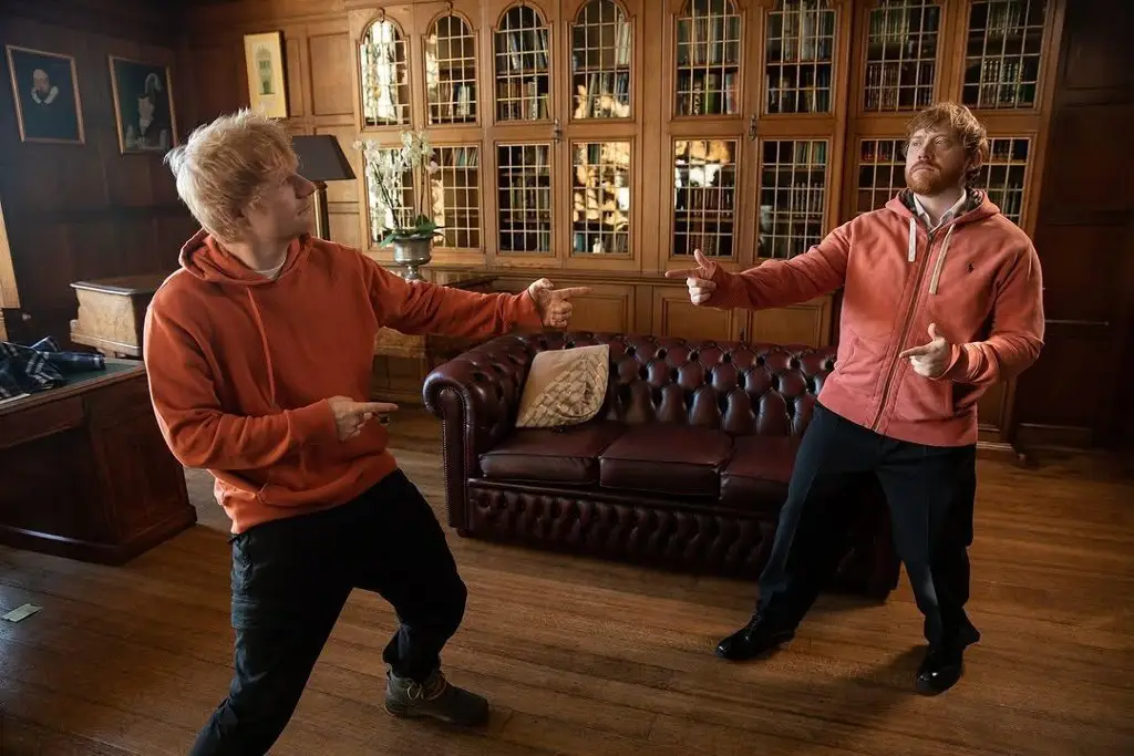 Imagen Rupert Grint protagoniza el nuevo videoclip de Ed Sheeran, 'A Little More'