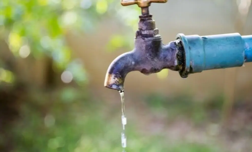 Imagen Detectan 92 tomas clandestinas de agua en colonia de Xalapa, Veracruz 