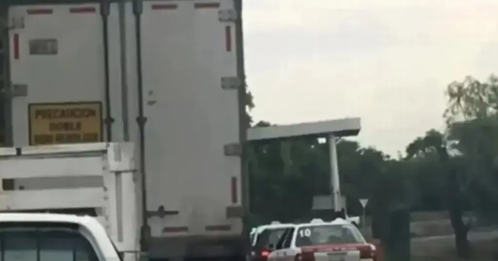 Imagen Hay cierre parcial de circulación en autopista Córdoba - Veracruz; es por esta razón