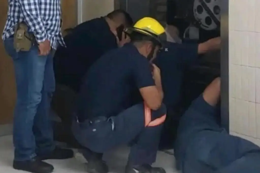 Imagen IMSS reconoce el mal estado de elevadores en sus clínicas y hospitales, entre ellos Veracruz