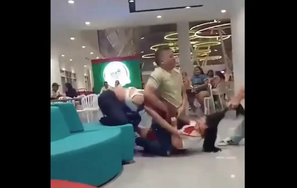 Imagen Escándalo en centro comercial por esposa que encara a supuesta amante en Colombia (+Video)