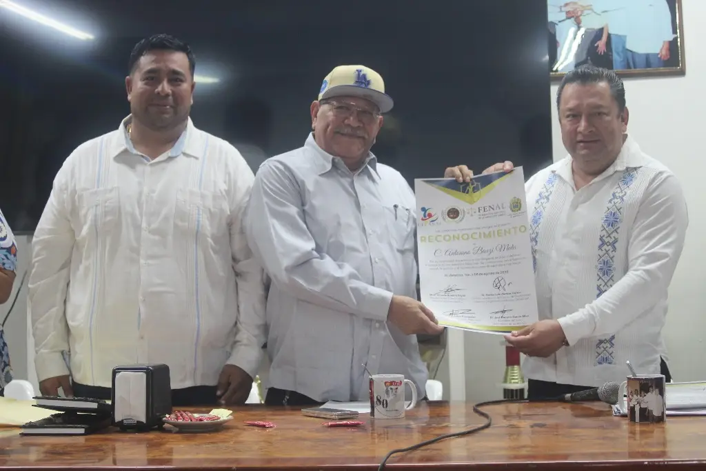 Imagen Reconocen a abogados veracruzanos 
