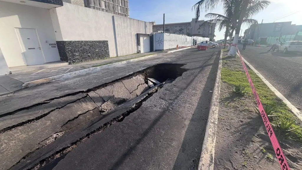 Imagen Mega socavón en Costa de Oro, en Boca del Río