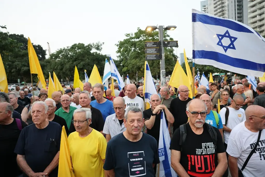 Imagen Veteranos israelíes exigen fin a la guerra en Gaza y el regreso de los retenidos por Hamás