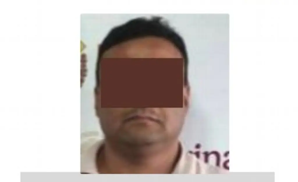 Imagen Es policía municipal de Xalapa, el detenido por cobrar derecho de piso a comerciantes