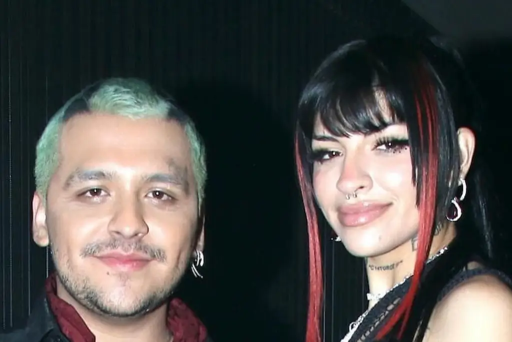 Imagen Nodal revela que Cazzu le rompió el corazón y le pide perdón por 'mega enamorarse' de Ángela Aguilar