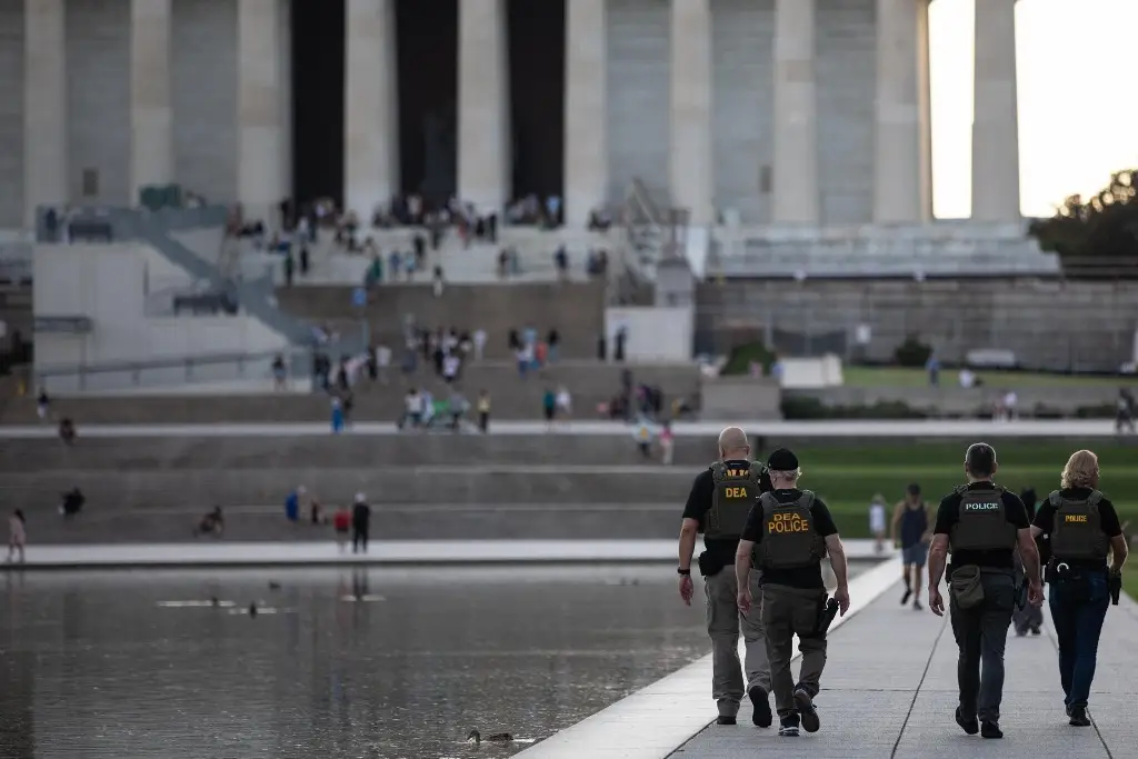Imagen Fiscal de EU da poder total de la policía de Washington al director de la DEA