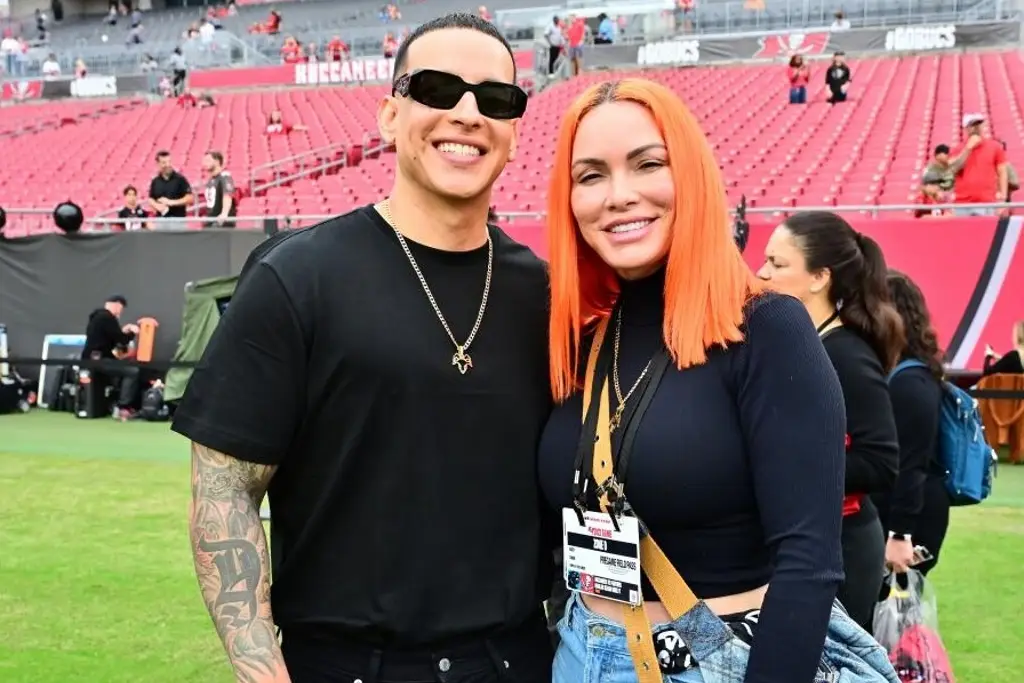 Imagen Ordenan a exesposa de Daddy Yankee entregar dispositivos electrónicos con documentación