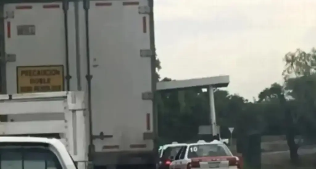 Imagen Tome precauciones, hay cierre parcial de circulación en autopista de Veracruz
