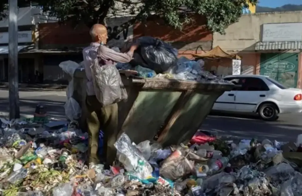 Imagen ¿Por qué bajó la pobreza, pero subieron las carencias en salud y educación en México?