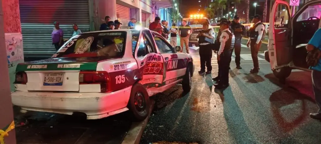 Imagen Chocan taxis en Orizaba, Veracruz; hay 2 lesionadas 