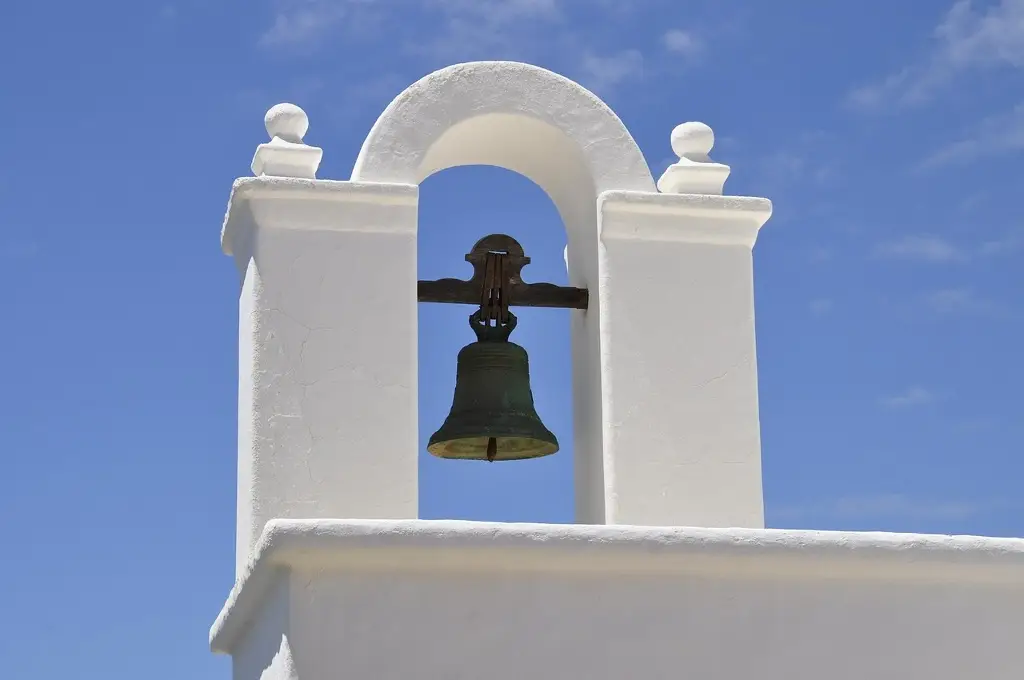 Imagen Roban campana a capilla que atiende el padre Cecilio en Veracruz