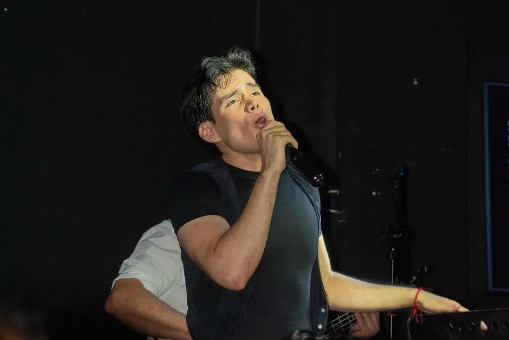 Imagen Uriel Vital sacude las emociones con concierto de canciones de despecho (+fotos)