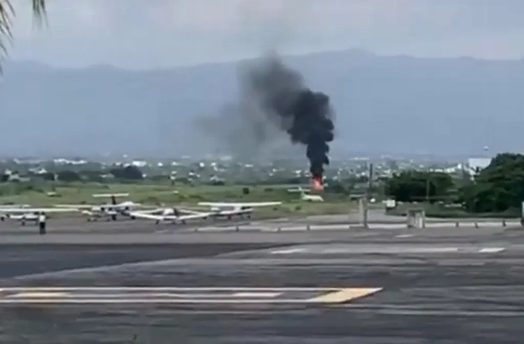 Imagen Avioneta se accidenta en aeropuerto de Cuernavaca; hay heridos