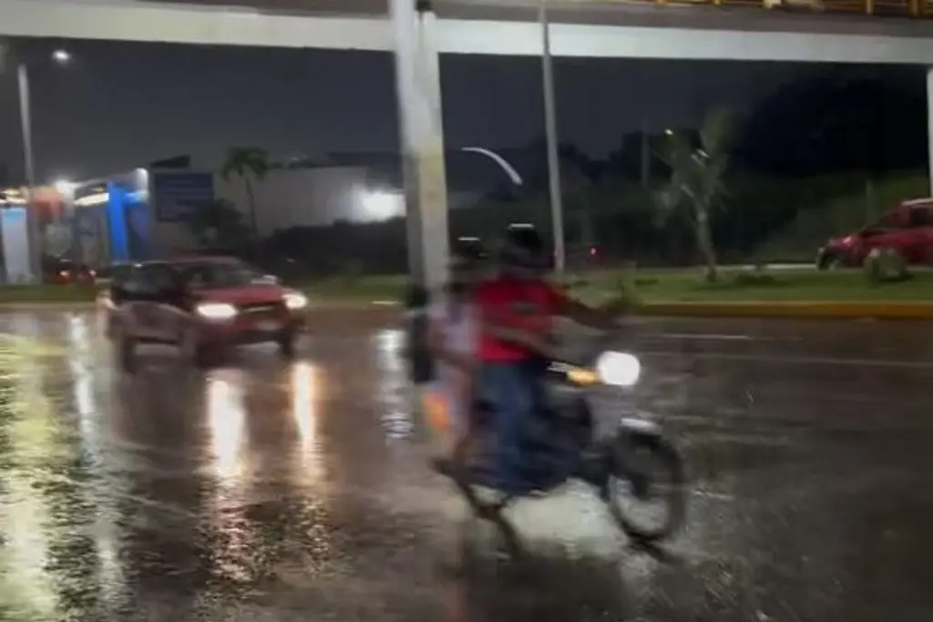 Imagen Fuerte lluvia nocturna dejó afectaciones en partes de la ciudad de Veracruz 