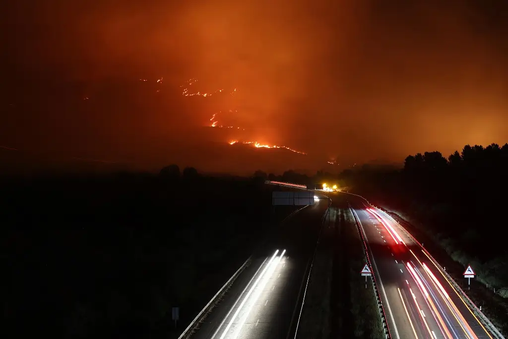 Imagen Incendios forestales arrasan el norte de España, suman más de 60 mil hectáreas afectadas
