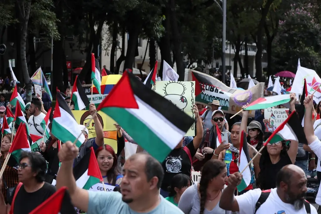Imagen Marchan en CDMX para exigir la entrada de alimentos y medicinas a Gaza