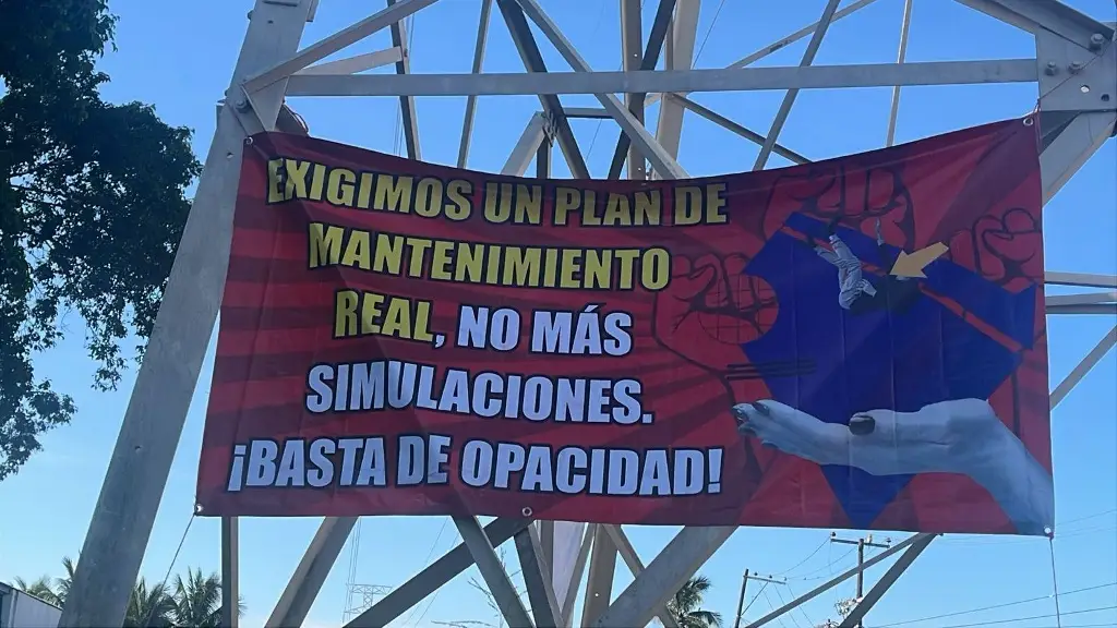 Imagen Exigen empresas en Ciudad Industrial Bruno Pagliai mantenimiento a la vialidad 