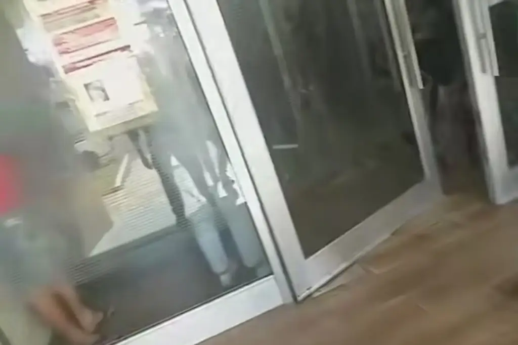 Imagen Detienen a 10 tras zafarrancho en financiera ubicada en plaza comercial de Veracruz (+Video)