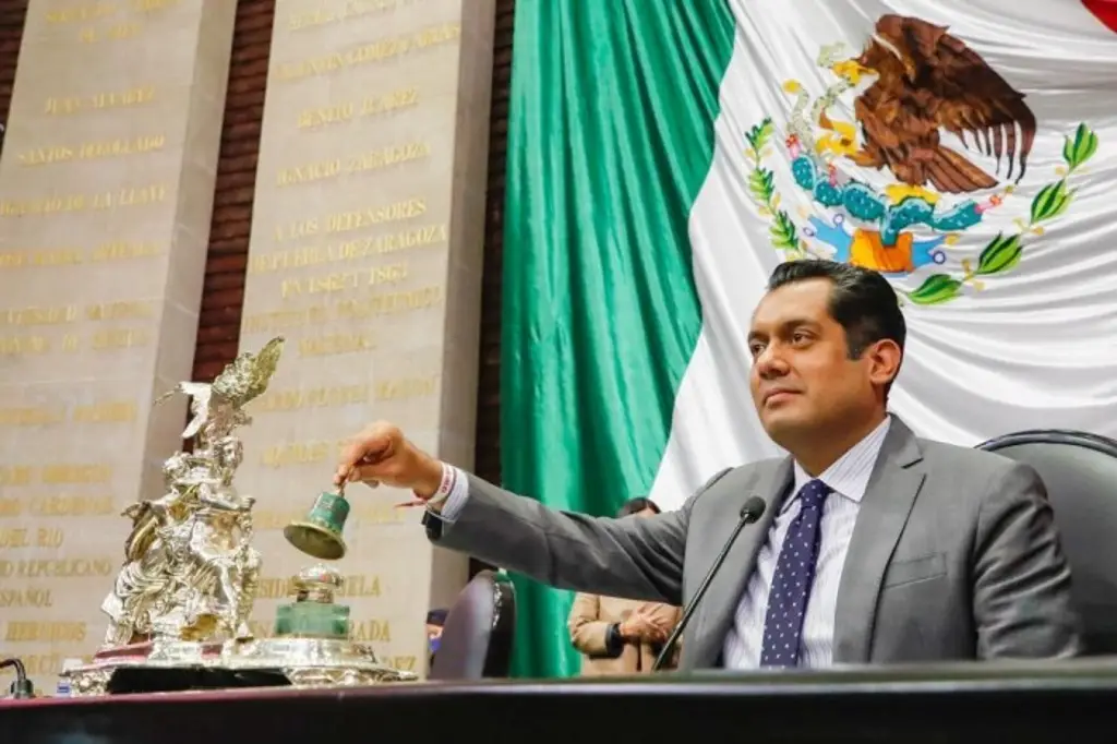 Imagen Cuestionan a diputado Sergio Gutiérrez Luna si vive en la ‘justa medianía’ ¿Respondió? 