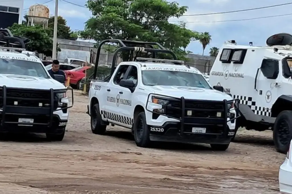 Imagen ‘Son bidones con agua’: Sheinbaum desmiente uso de huachicol por la GN