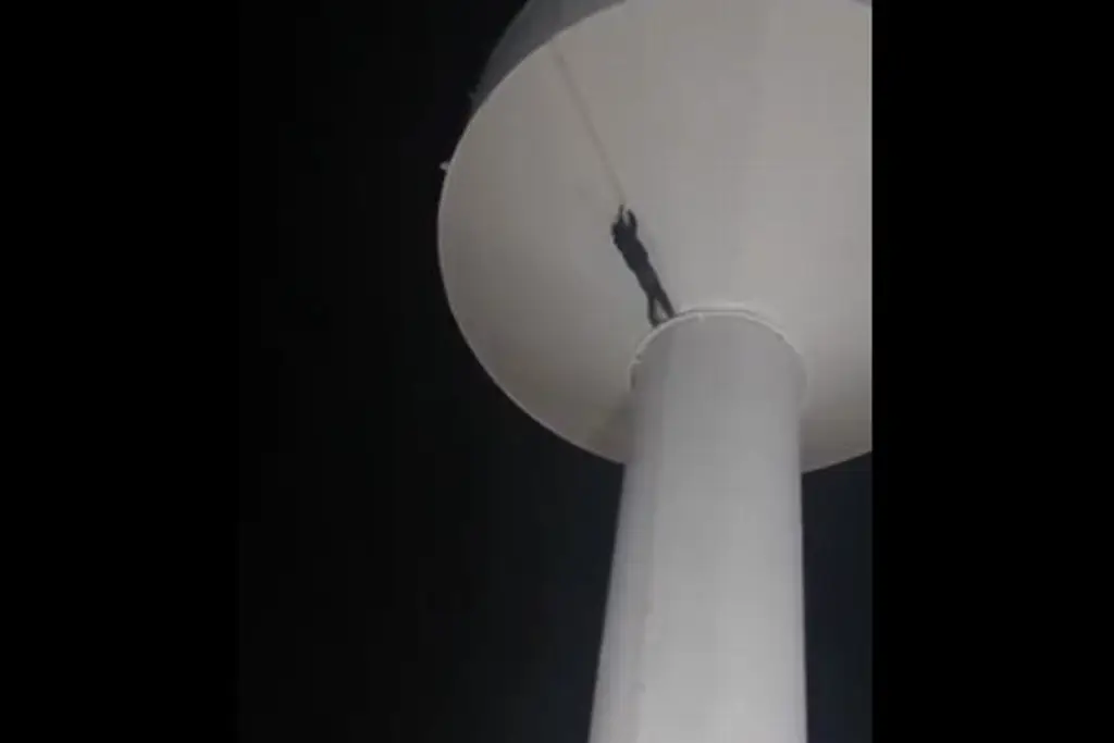 Imagen Muere tras subir a tanque elevado de agua en Ojinaga (+Video)