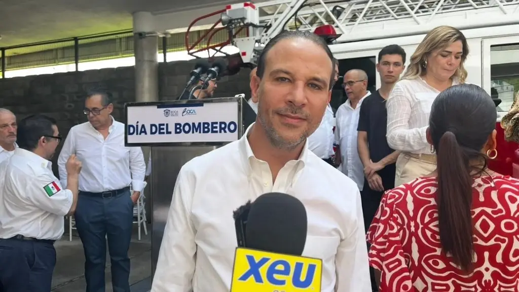 Imagen Entrega Juan Manuel Unánue importante donativo a Bomberos Conurbados en su día