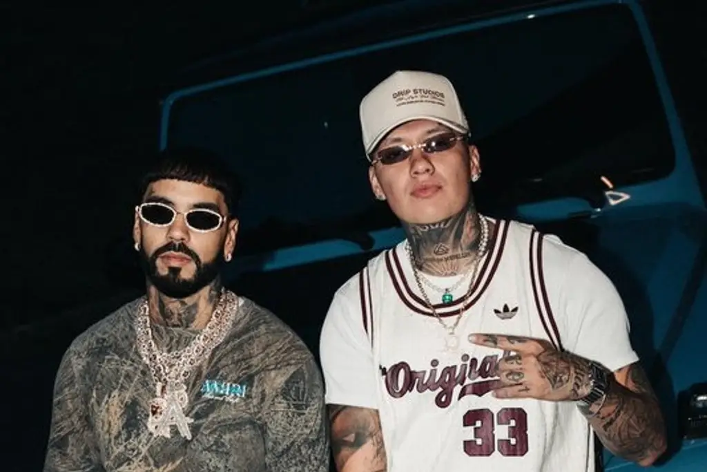 Imagen Anuel AA y Blessd unen sus voces por quinta vez en 'Pórtate Bonito'
