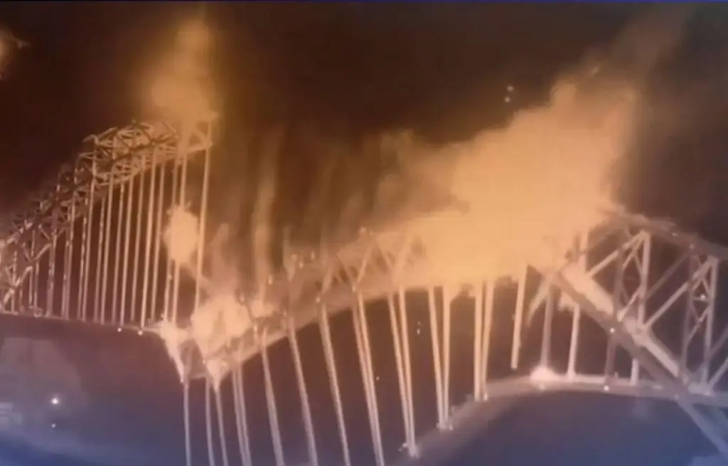 Imagen Colapsa puente en China; hay 12 muertos (+video)