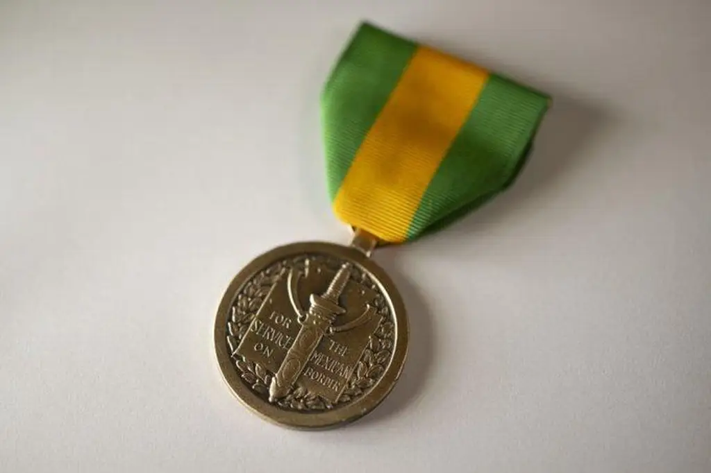 Imagen EU crea medalla al mérito en defensa de frontera con México