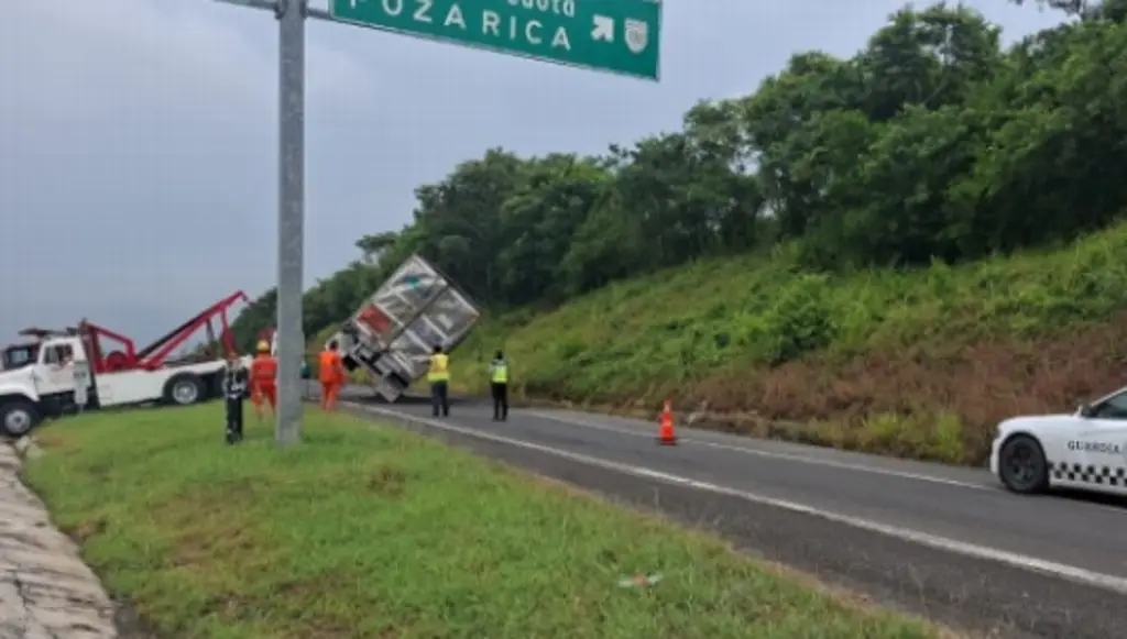 Imagen Se registra cierre parcial de circulación en carretera de Veracruz 