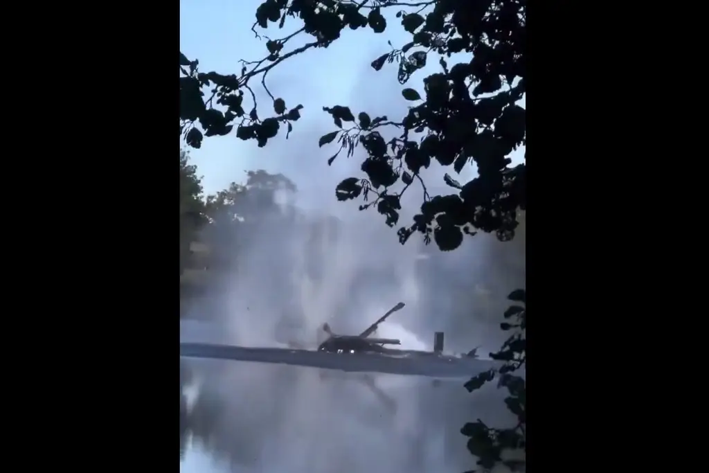 Imagen Helicóptero se estrella al intentar sofocar incendio forestal y ocurre un 'milagro' (+Video)