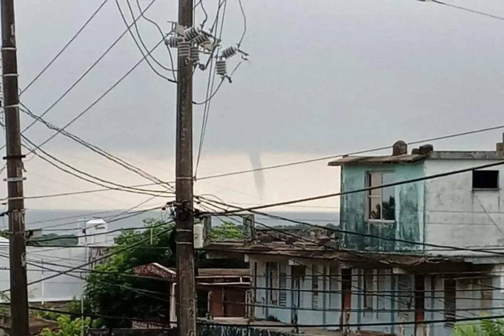 Imagen Captan otra tromba marina en Veracruz 